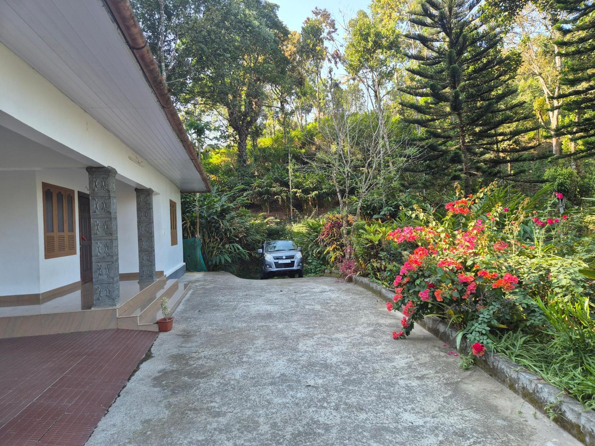 Anivilla Holiday Home Kunjithanny Anachal Exteriér fotografie